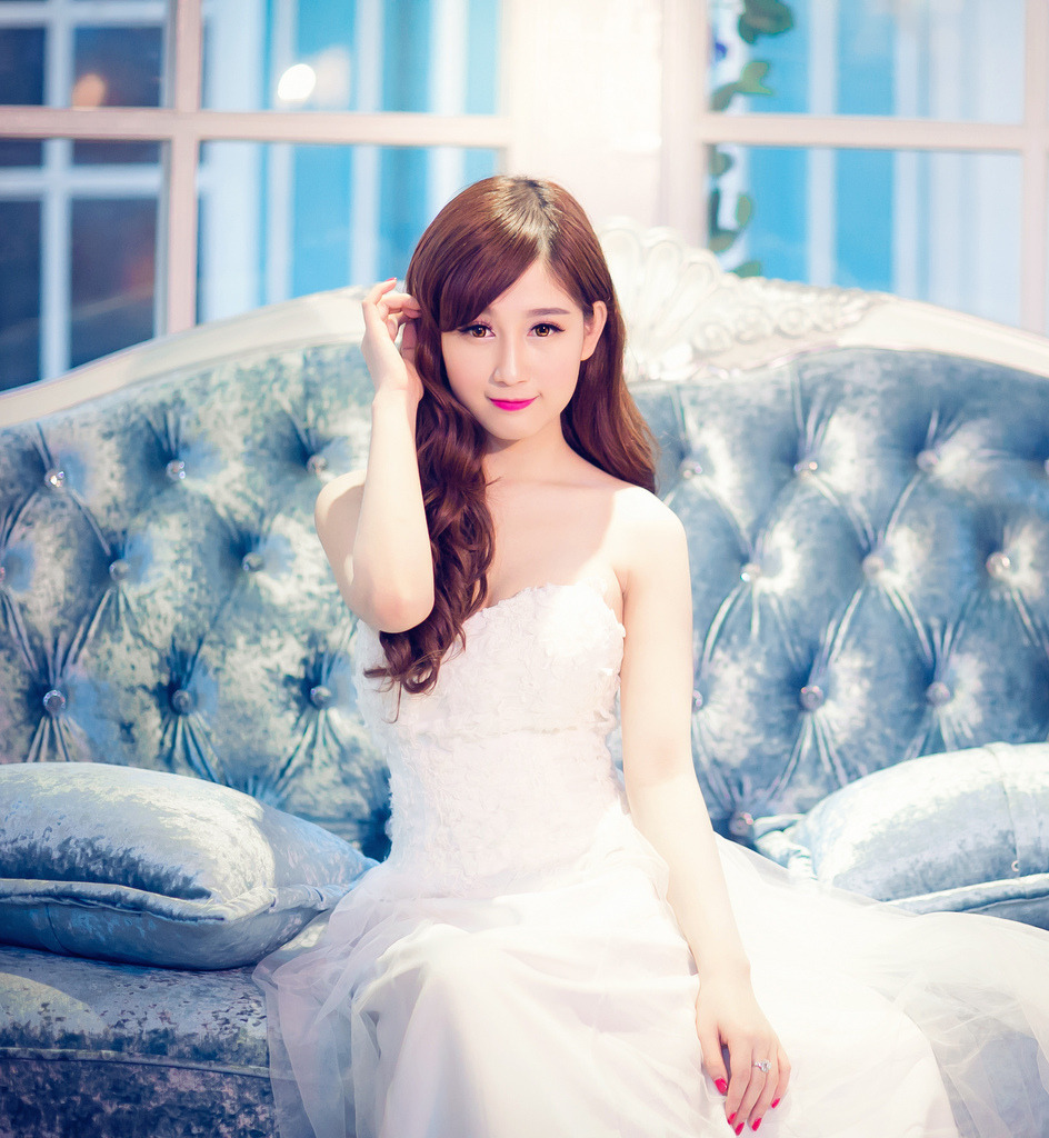 爆操白丝美女